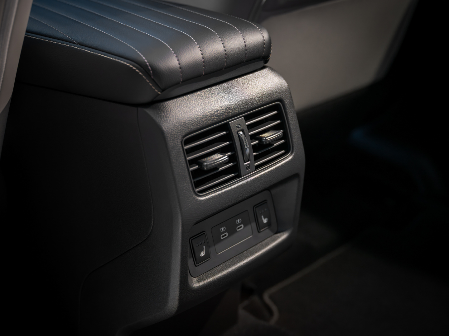 SMALL_2027 Nissan Rogue Hybrid-33